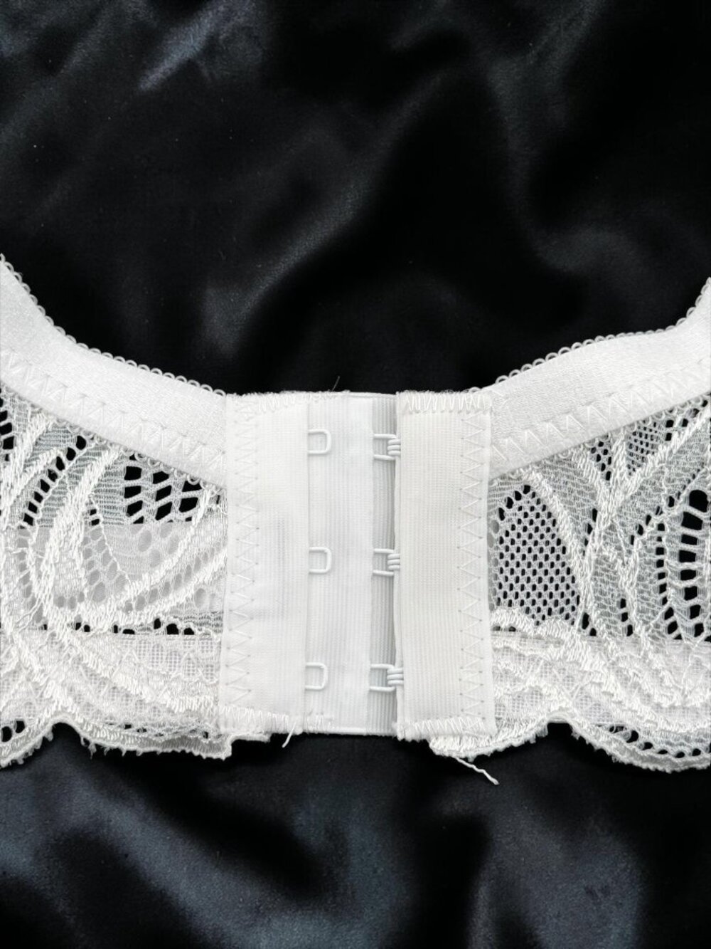 Paramour White Lace Underwire Bra 38C NWT - Picture 2 of 5
